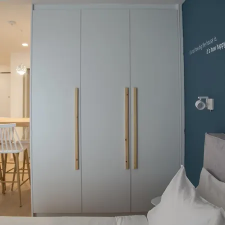 Olympus Apartment *